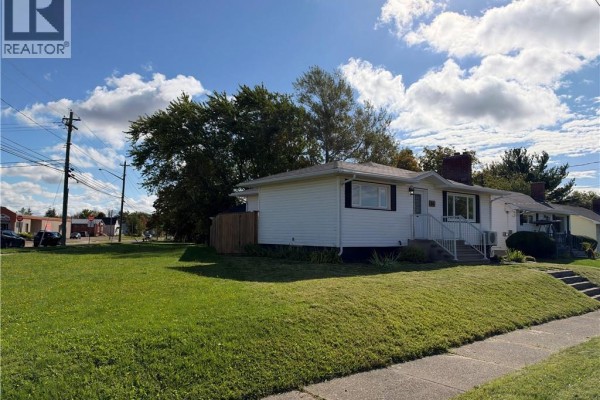 Family room - 85 Ninth Street, Moncton, NB E1E3E5 Photo 4