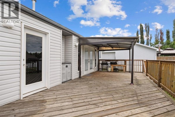 Dining room - 85 Park Drive, Whitecourt, AB T7S1S4 Photo 5