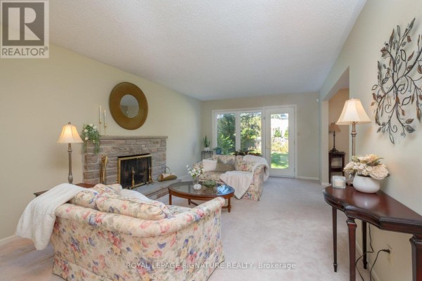 Primary Bedroom - 85 Pebblehill Square, Toronto, ON M1S2P8 Photo 4