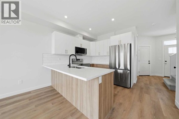 Primary Bedroom - 85 Pinnacle Close, Blackfalds, AB T4M0M3 Photo 5