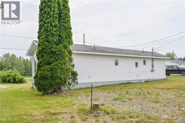Sitting room - 85 Sylvain Street, Haut Sheila, NB E1X1X9 Photo 4