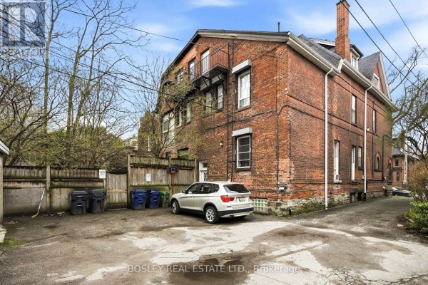 85 Walmer Road, Toronto, ON M5R2X6 Photo 4
