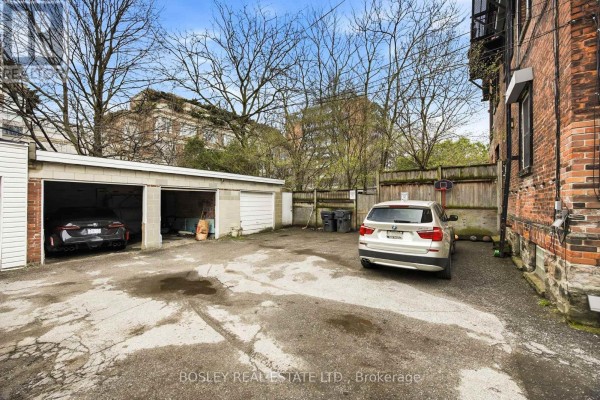 85 Walmer Road, Toronto, ON M5R2X6 Photo 5