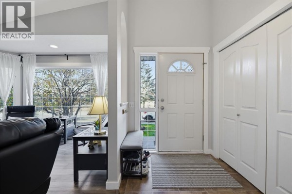 Dining room - 85 West Mcdougal Road, Cochrane, AB T4C1P9 Photo 3