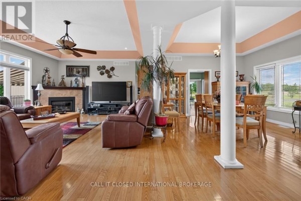 Family room - 850 Regional Road 27, West Lincoln, ON L0R2J0 Photo 4