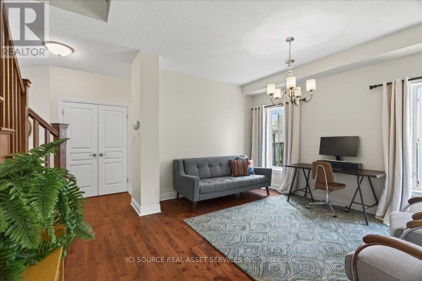 Living room - 850 Teakwood Lane, London North, ON N6H0E5 Photo 5