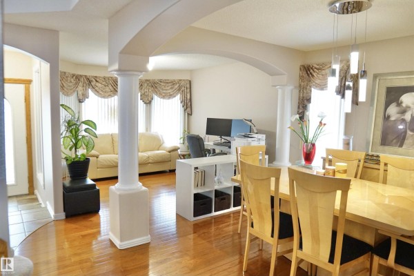 Family room - 8504 160a Av Nw, Edmonton, AB T5Z3K2 Photo 4