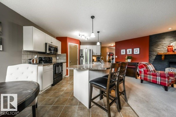 Kitchen - 8507 2 Av Sw, Edmonton, AB T6X1H5 Photo 3