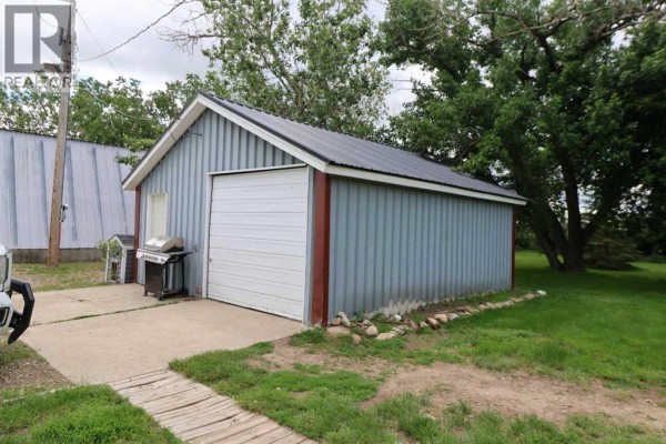 Primary Bedroom - 85080 Rr 165, Taber, AB T1G2C6 Photo 4