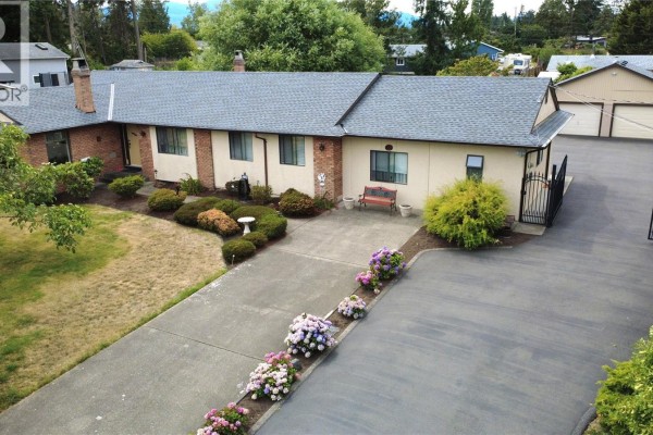 Primary Bedroom - 851 Breakwater Rd, French Creek, BC V9P1Z8 Photo 4