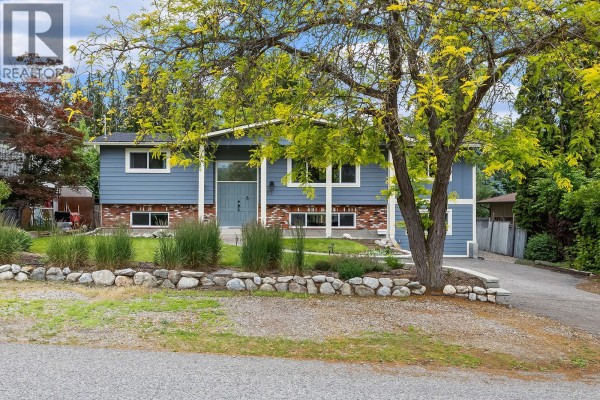 Den - 851 Hammer Avenue, Kelowna, BC V1W2B7 Photo 2