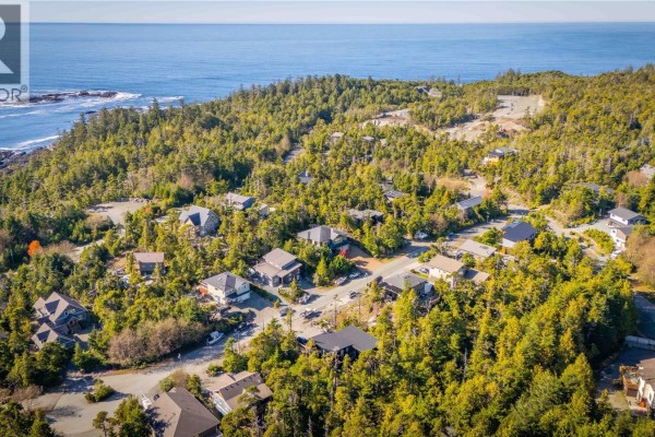 851 Lorne White Pl, Ucluelet, BC, photo 2