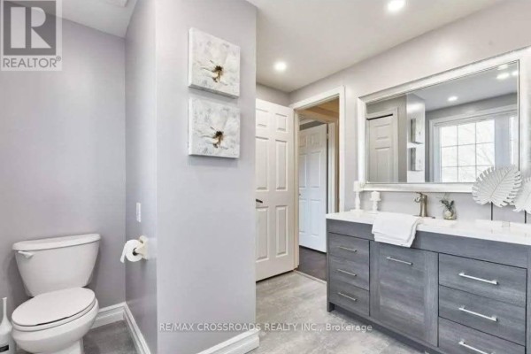 Kitchen - 851 Mahina Street, Oshawa, ON L1J7R7 Photo 3