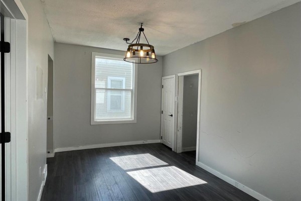 Bedroom - 851 Mcdermot Avenue, Winnipeg, MB R3P0T8 Photo 5