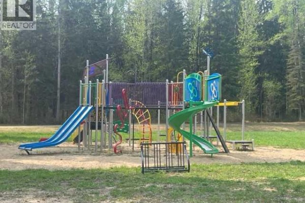 851 Wolf Trail, Sandy Lake, AB, photo 2