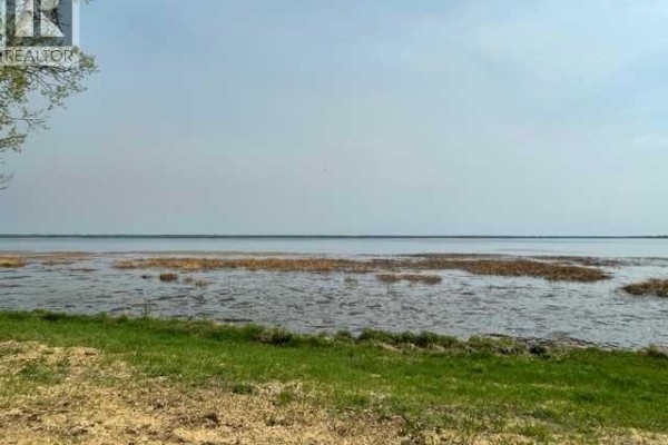 851 Wolf Trail, Sandy Lake, AB, photo 3