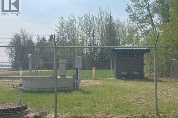 851 Wolf Trail, Sandy Lake, AB T0G2K0 Photo 4
