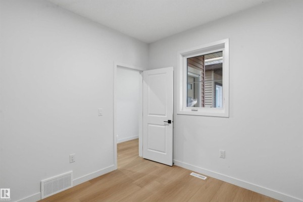 Primary Bedroom - 8510 223a St Nw, Edmonton, AB T5T8A2 Photo 5