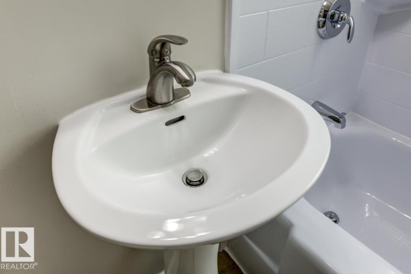 8511 64 Av Nw, Edmonton, AB, photo 2