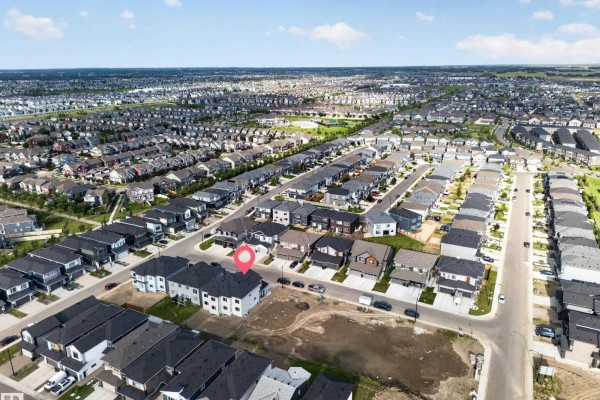 Family room - 8512 Mayday Ru Sw, Edmonton, AB T6X3E6 Photo 4