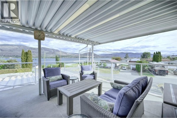 Living room - 8516 12th Avenue, Osoyoos, BC V0H1V1 Photo 2