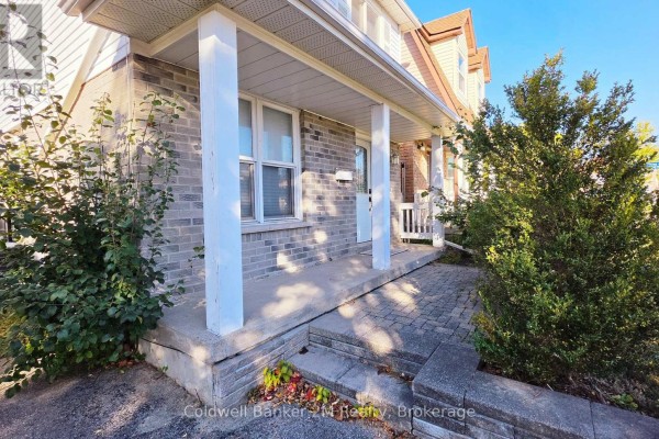 Living room - 852 Attersley Drive, Oshawa, ON L1K1T9 Photo 2