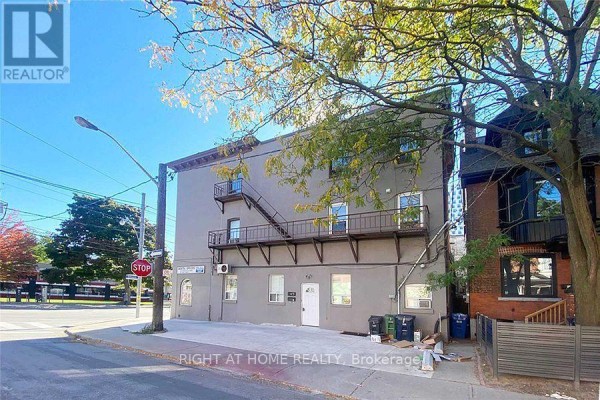 852 Bathurst Street, Toronto, ON, photo 2