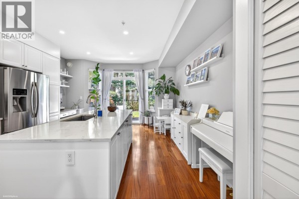 8527 Aquitania Place, Vancouver, BC V5S4V7 Photo 3
