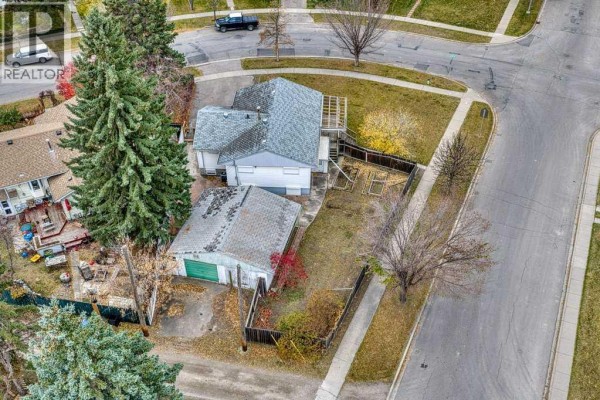 4pc Bathroom - 8528 Bowglen Road Nw, Calgary, AB T3B2T3 Photo 5