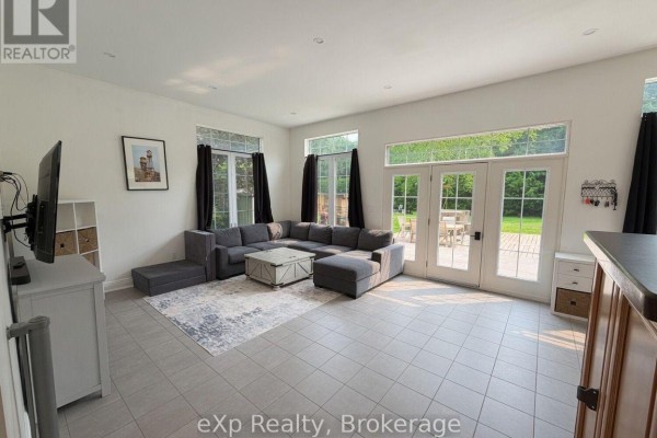 853 7th Avenue, Hanover, ON N4N2K3 Photo 3