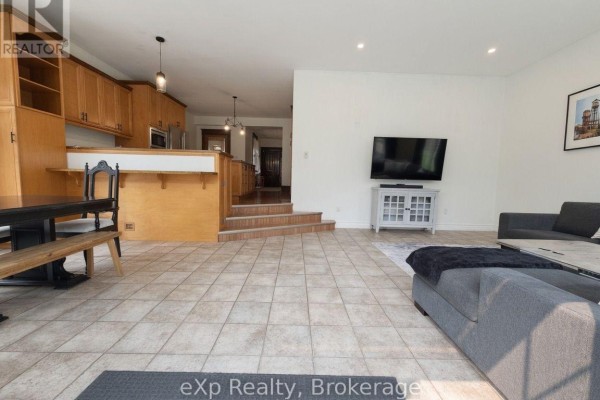 853 7th Avenue, Hanover, ON N4N2K3 Photo 5