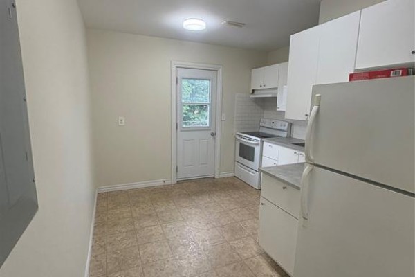 853 Pillette Unit# 2, Windsor, ON N8Y3B4 Photo 5