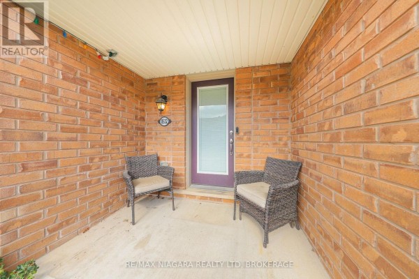8532 Nightshade Street, Niagara Falls, ON L2H2Y6 Photo 2