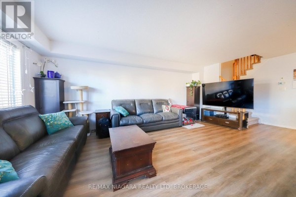 8532 Nightshade Street, Niagara Falls, ON L2H2Y6 Photo 3