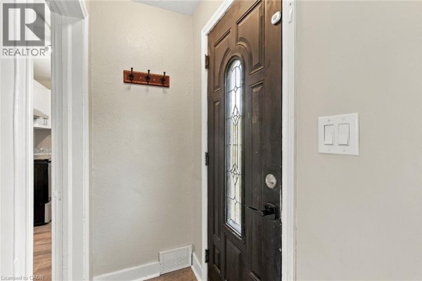 Bedroom - 8541 Airport Road, Mount Hope, ON L0R1W0 Photo 4