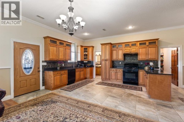 Utility room - 8541 North Sideroad, Amherstburg, ON N0R1J0 Photo 4