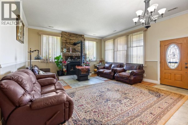 Office - 8541 North Sideroad, Amherstburg, ON N0R1J0 Photo 5