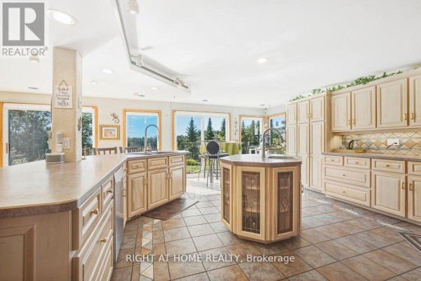 8542 Hwy 12, Oro Medonte, ON L3V0H2 Photo 5