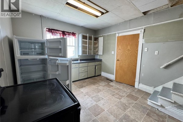 Living room - 855 2nd Street E, Prince Albert, SK S6V0G2 Photo 2