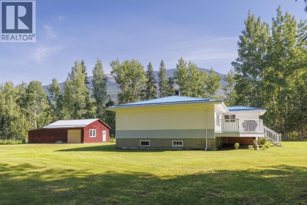 Kitchen - 855 Bridge Road, Mcbride, BC V0J2E0 Photo 3