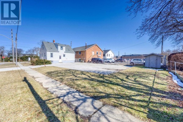 855 Exmouth Street, Sarnia, ON, photo 3