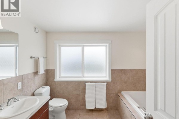 Utility room - 855 Ross Avenue, Penticton, BC V2A3A5 Photo 5
