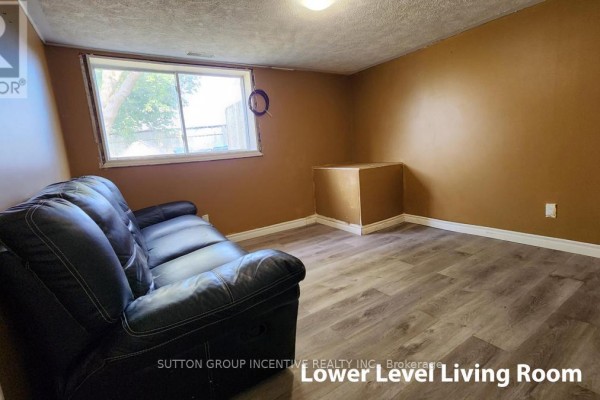 856 Ney Avenue, Tay, ON, photo 3