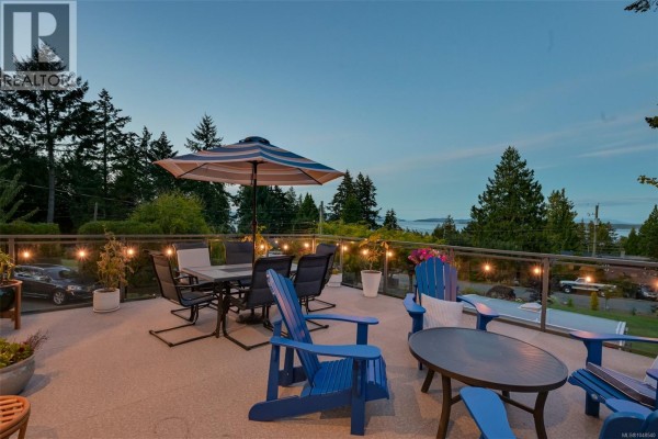 8566 Moxon Terr, North Saanich, BC, photo 3