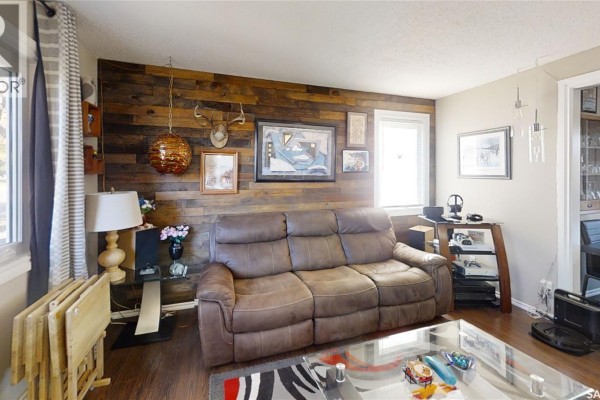 Bedroom - 857 Macklem Drive, Saskatoon, SK S7L4K1 Photo 5