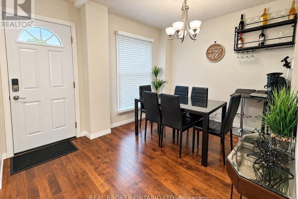 Dining room - 857 Southdale Road E, London South, ON N6E1V7 Photo 2
