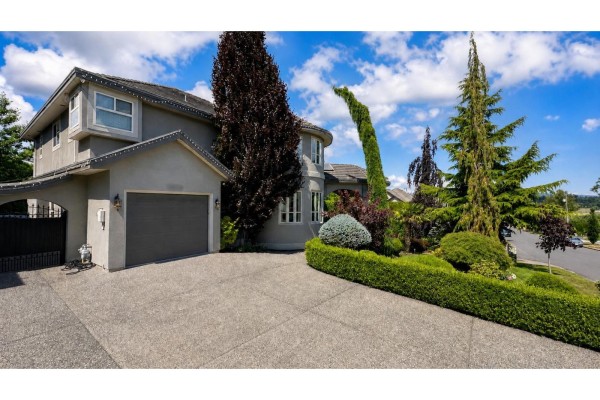 8579 171st Street, Surrey, BC V4N5J1 Photo 3