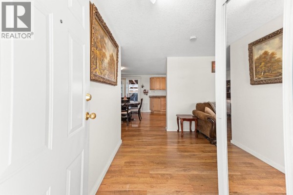 2pc Ensuite bath - 858 301st Street, Marysville, BC V1A3J9 Photo 5