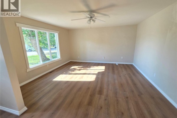 Kitchen - 859 Cartier Avenue, Moose Jaw, SK S6H1L9 Photo 4