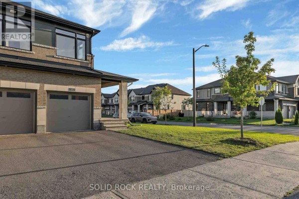 859 Solarium Avenue E, Ottawa, ON, photo 2